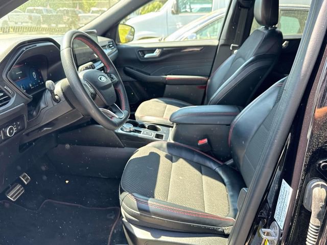 Certified 2023 Ford Escape ST-Line Select w/ Tech Pack #2 AWD/4WD image 5