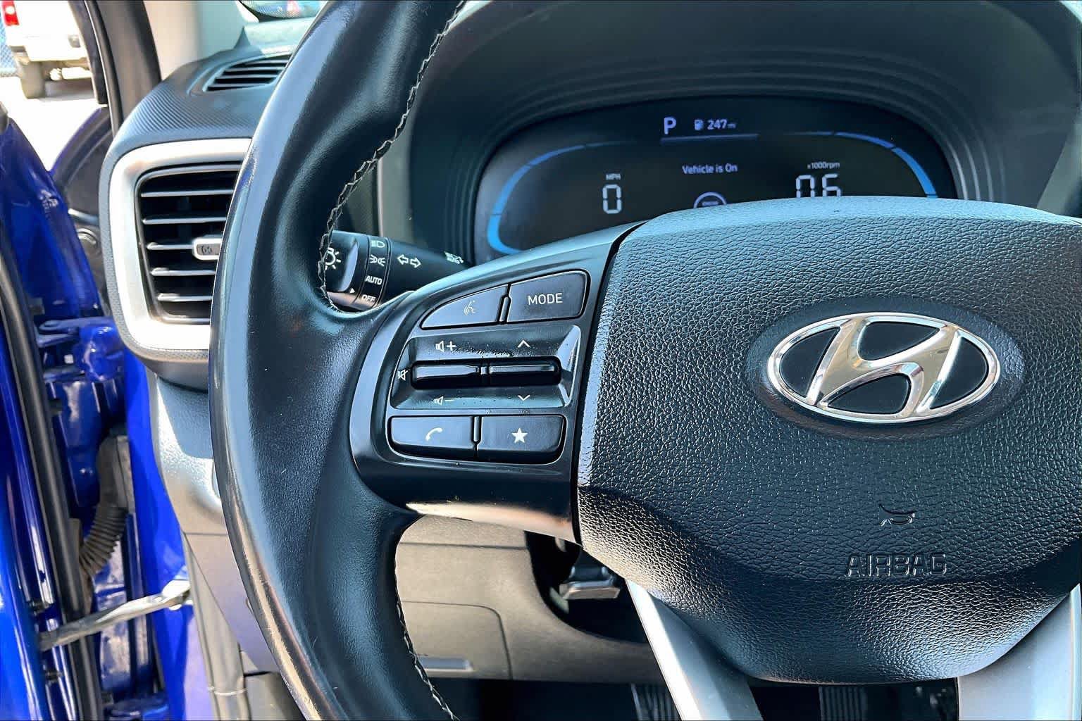 Used 2024 Hyundai Venue SEL FWD image 23