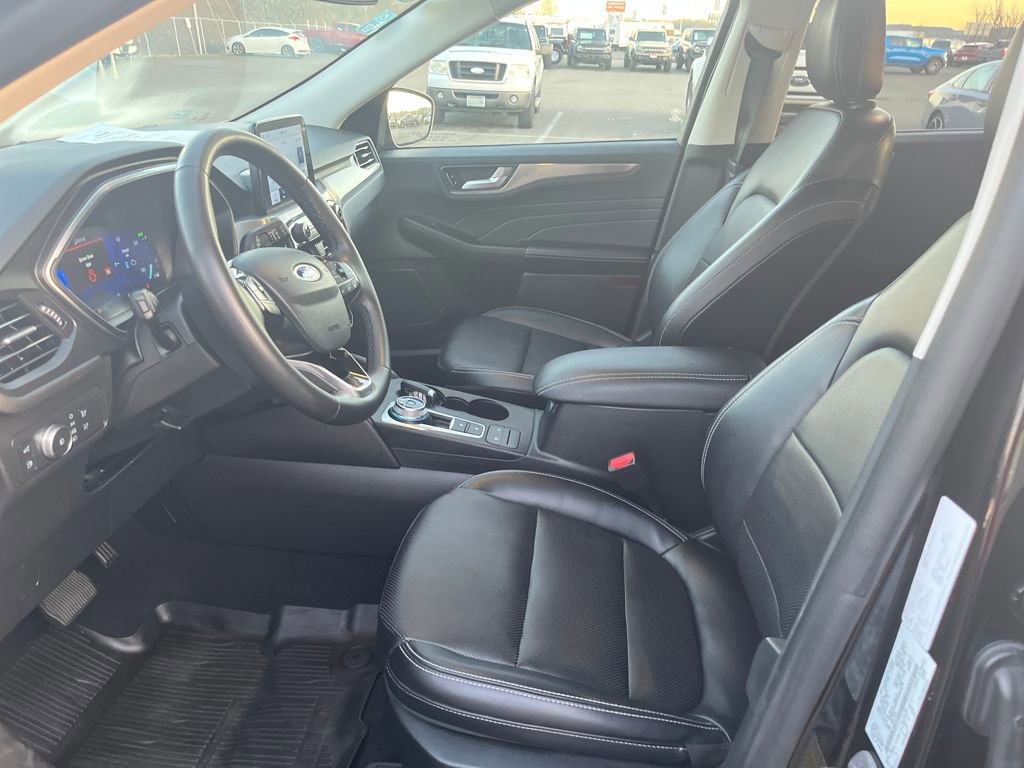 Certified 2022 Ford Escape Titanium image 15