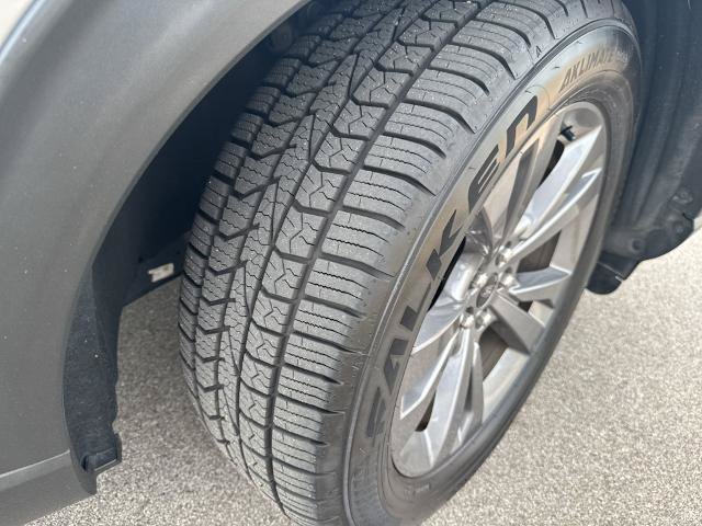 Certified 2021 Ford Explorer XLT w/ Equipment Group 202A RWD image 8