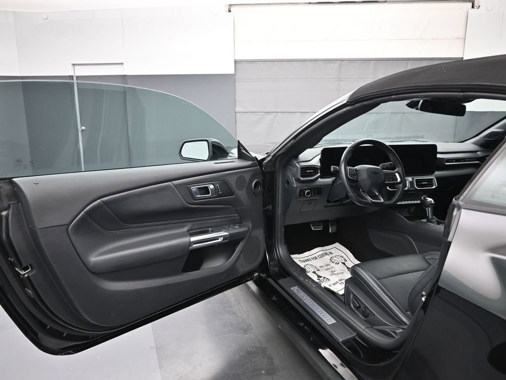 Certified 2025 Ford Mustang Premium image 9