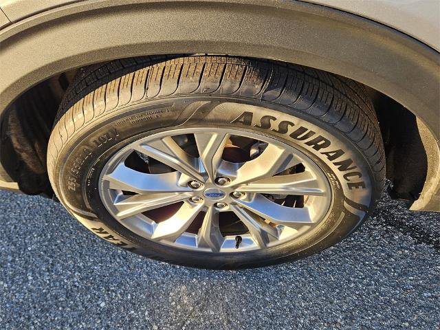 Certified 2023 Ford Explorer XLT w/ Equipment Group 202A image 19