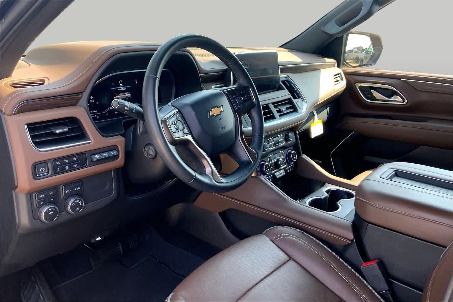 Used 2023 Chevrolet Tahoe High Country w/ Premium Package 2 AWD/4WD image 18