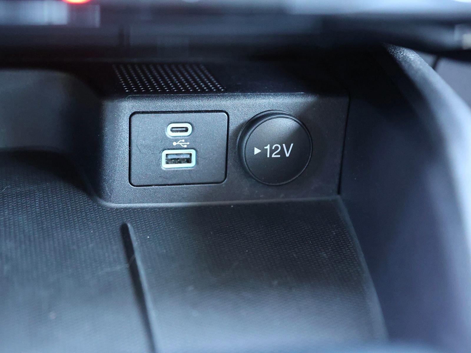 Certified 2022 Ford Escape SE w/ Cold Weather Package image 28