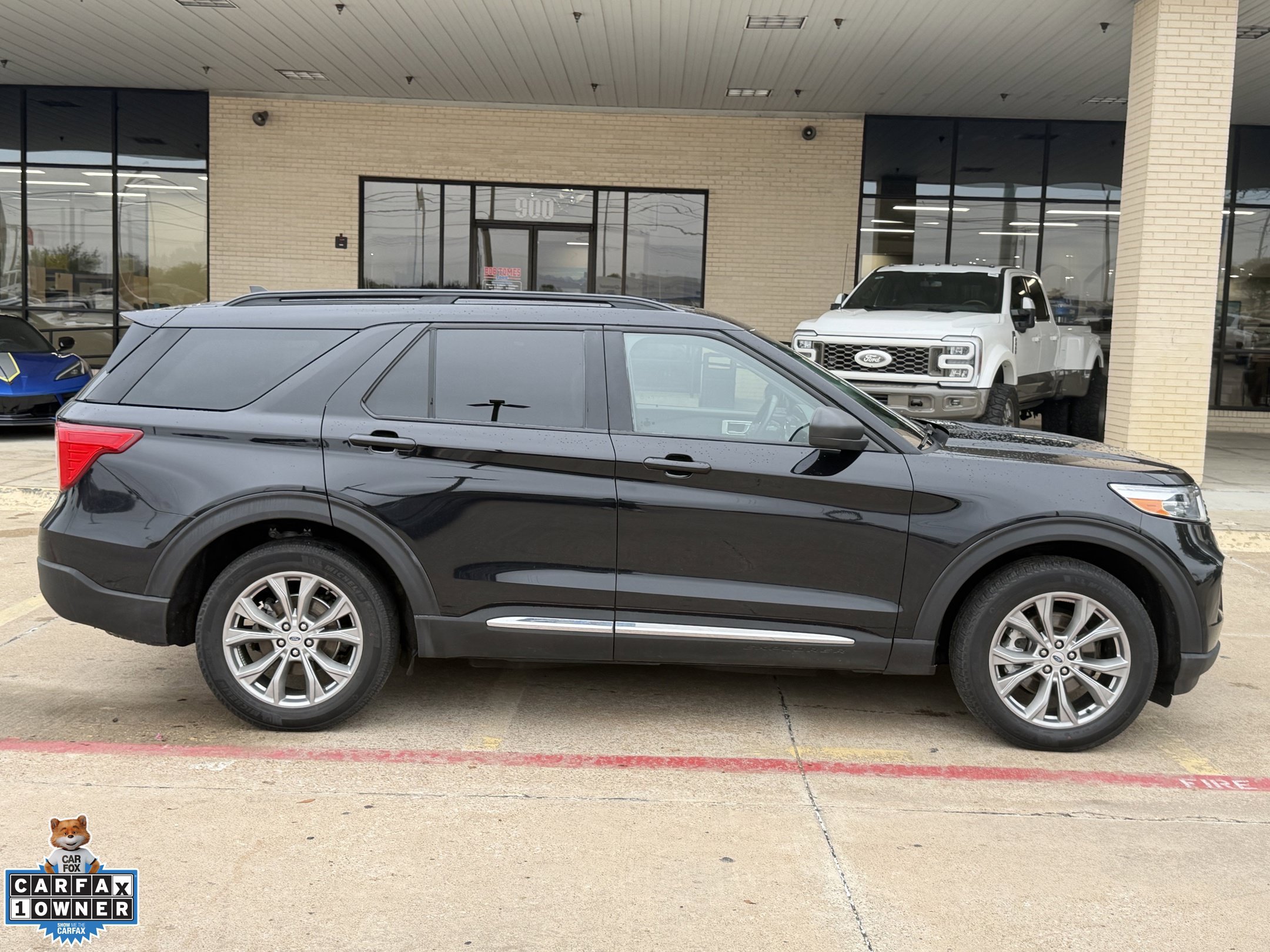 Certified 2023 Ford Explorer XLT w/ Equipment Group 202A AWD/4WD image 3