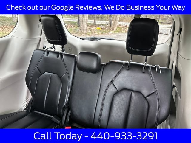 Used 2023 Chrysler Pacifica Touring-L FWD image 32