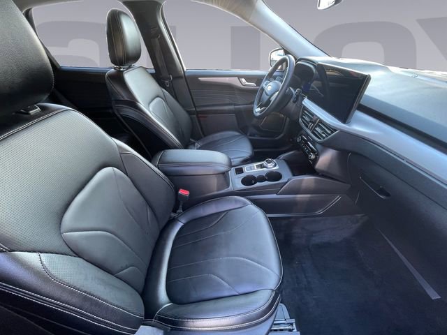 Certified 2025 Ford Escape SE w/ PHEV Premium Package image 17
