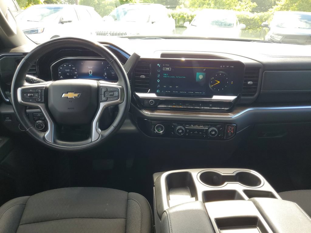Used 2024 Chevrolet Silverado 1500 LT AWD/4WD image 16