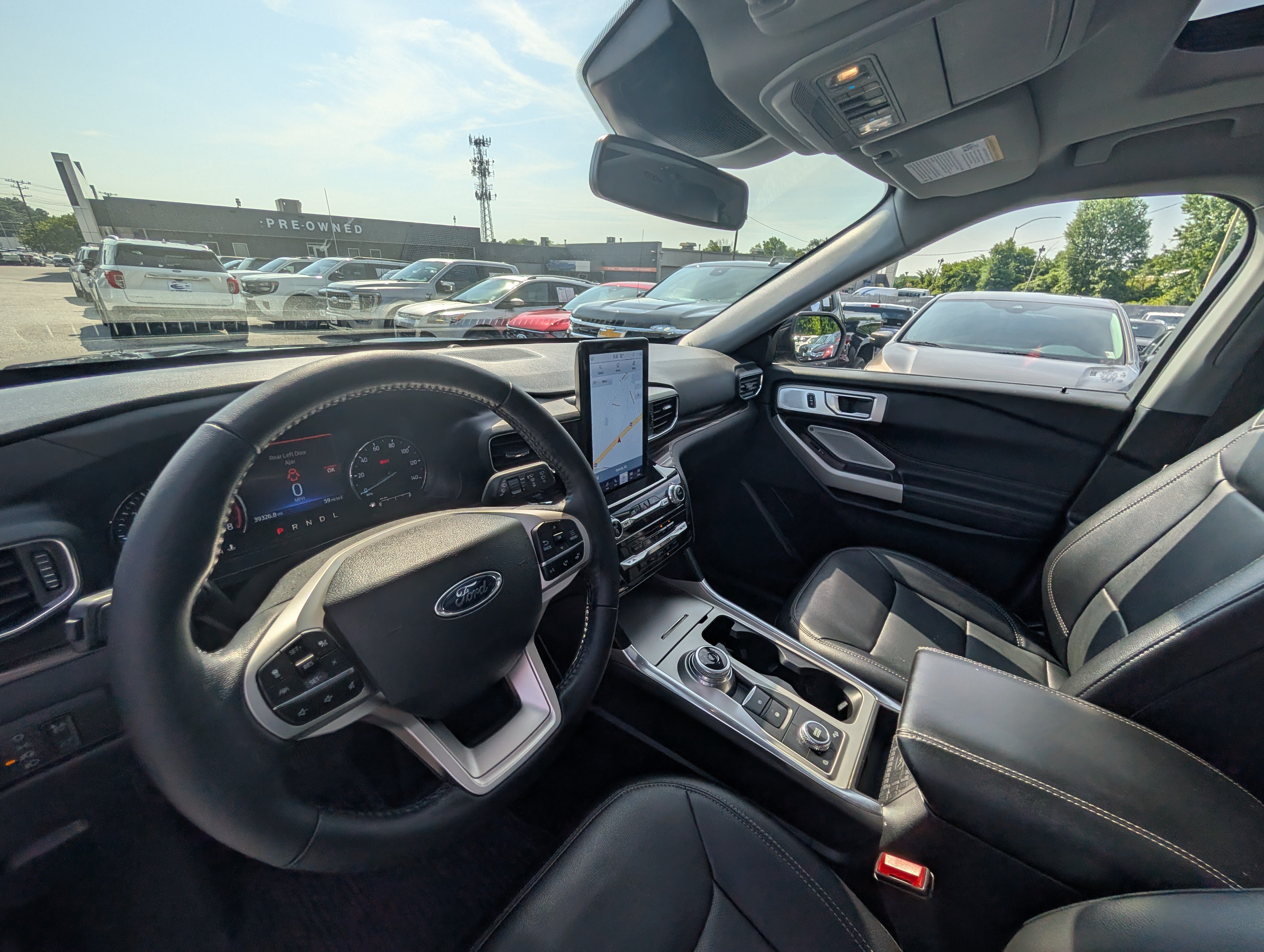 Certified 2022 Ford Explorer Limited w/ Limited Technology Package AWD/4WD image 19