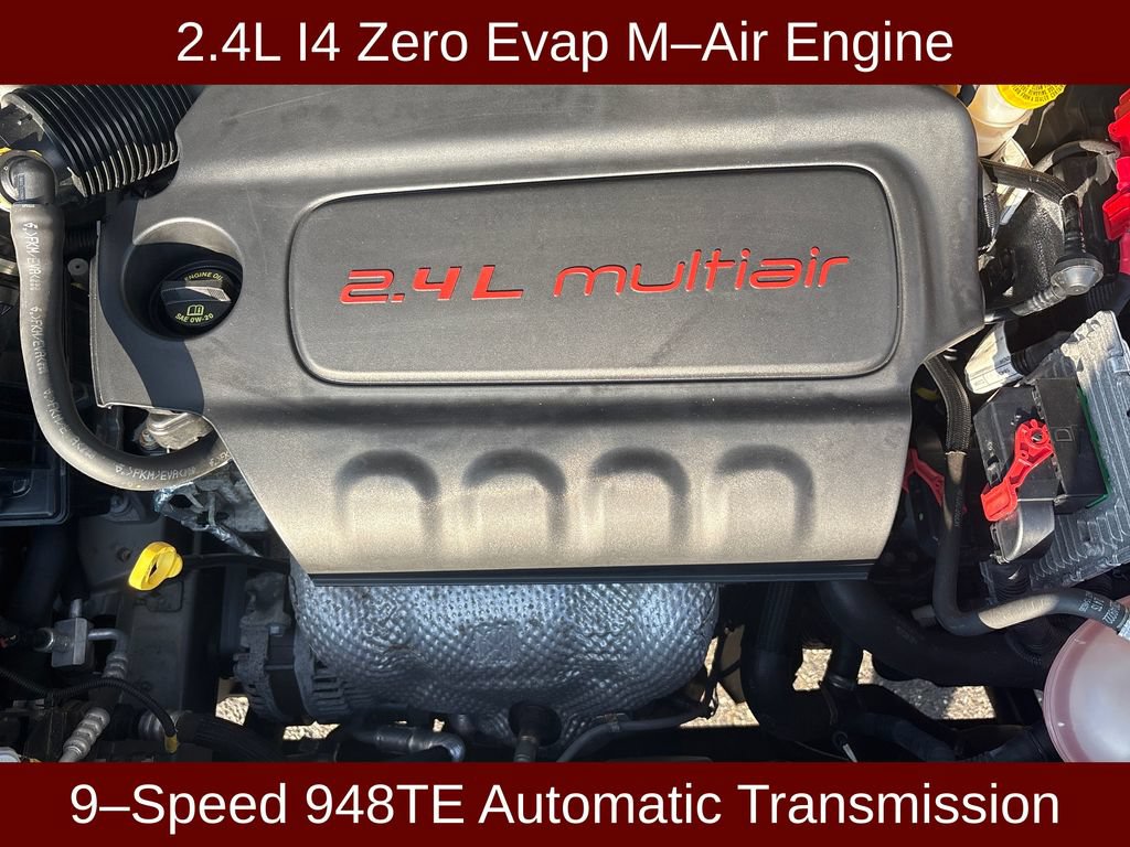 Used 2021 Jeep Renegade Latitude w/ Convenience Group AWD/4WD image 3