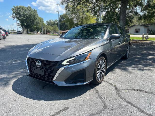 Used 2025 Nissan Altima 2.5 SV FWD image 3