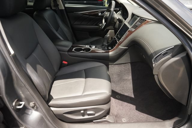 Used 2018 INFINITI Q50 Luxe w/ Essential Package (3.0T Luxe) RWD image 19