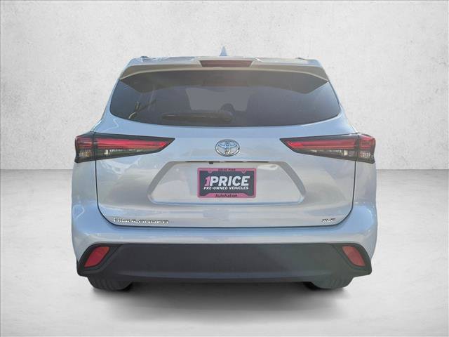 Used 2023 Toyota Highlander FWD image 7