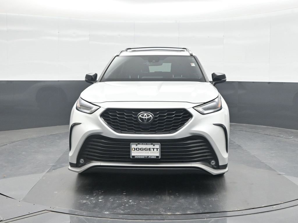 Used 2023 Toyota Highlander L image 10