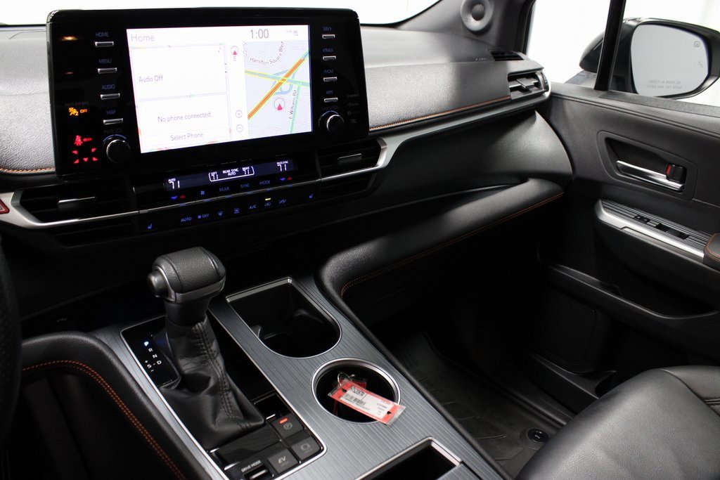 Used 2021 Toyota Sienna XSE w/ XSE Plus Package image 31