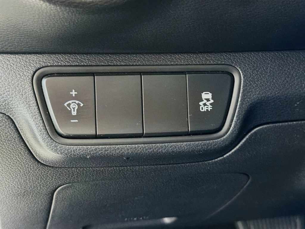 Used 2024 Kia Forte LXS FWD image 13