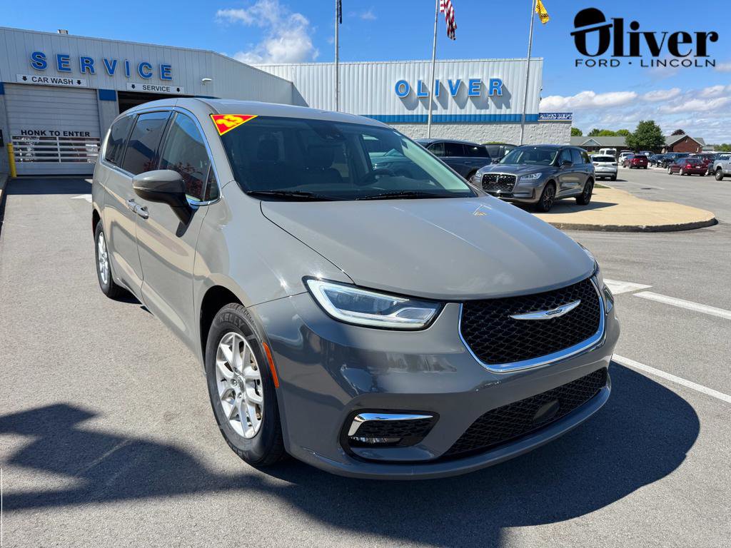 Used 2023 Chrysler Pacifica Touring-L