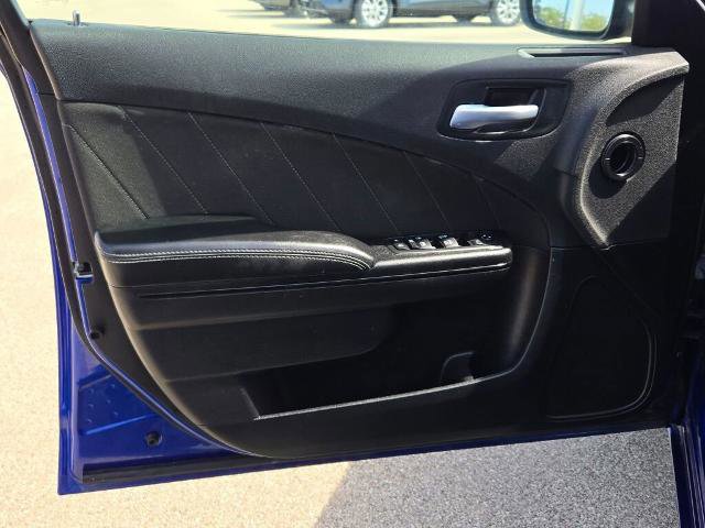 Used 2021 Dodge Charger SXT w/ Blacktop Package image 18