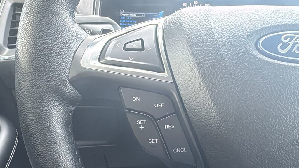 Certified 2022 Ford Edge Titanium w/ Class II Trailer Tow Package image 12