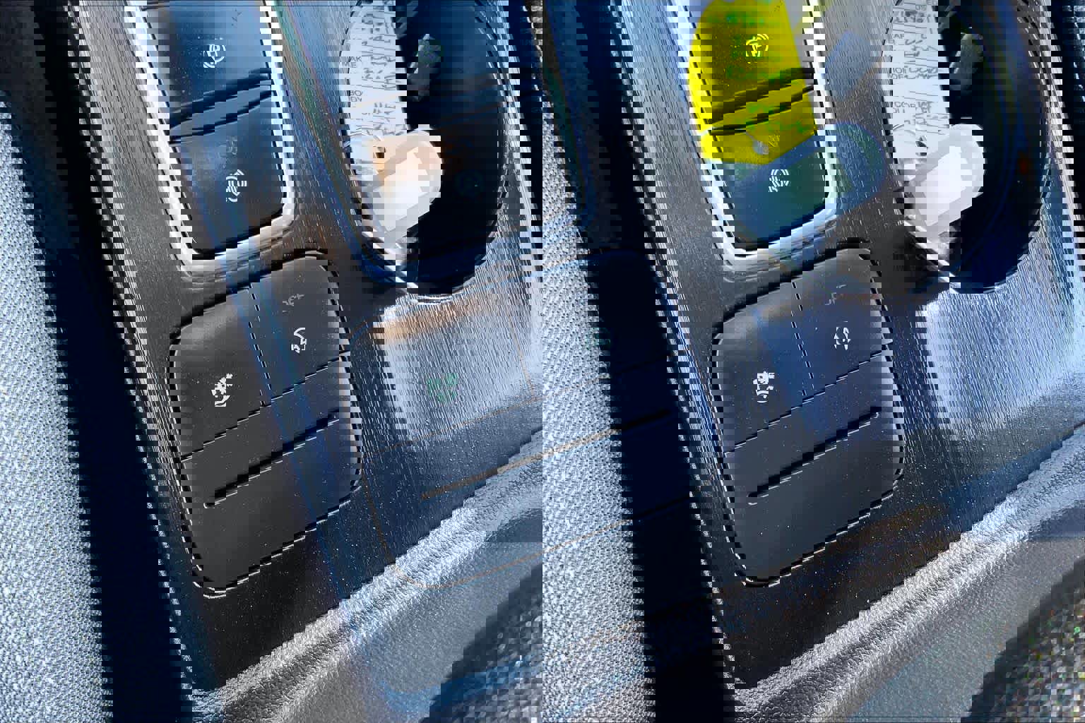 Certified 2022 Ford Escape SE w/ SE Sport Appearance Package FWD image 30