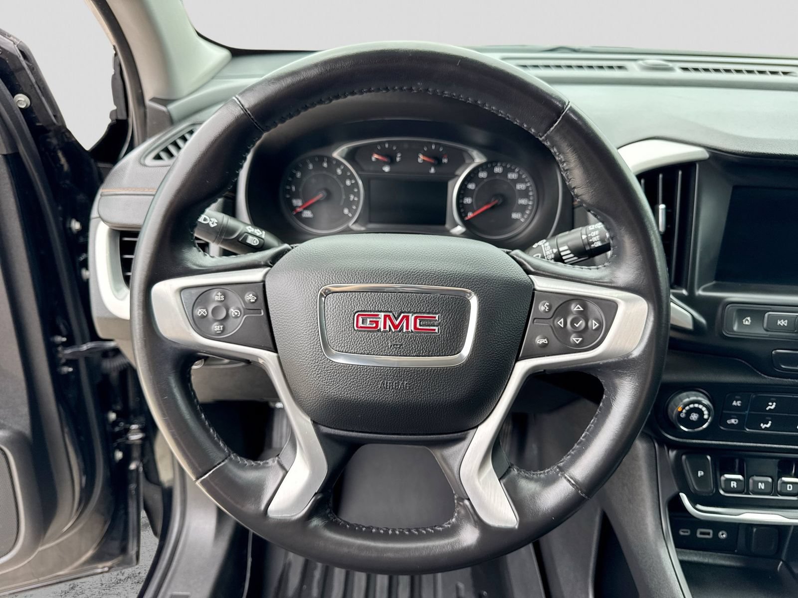 Used 2020 GMC Terrain SLE FWD image 24