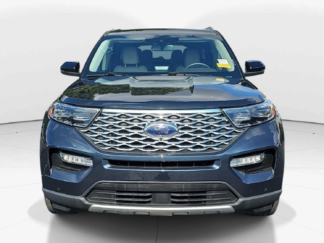 Certified 2024 Ford Explorer Platinum w/ Technology Package AWD/4WD image 8