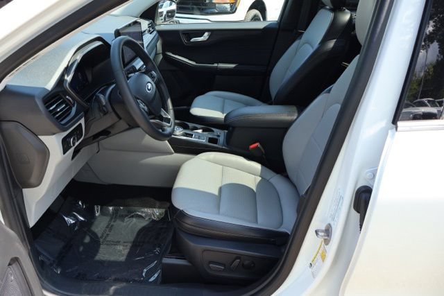 Certified 2024 Ford Escape Platinum AWD/4WD image 13