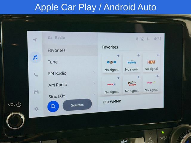 Used 2024 Toyota Highlander XLE FWD image 13