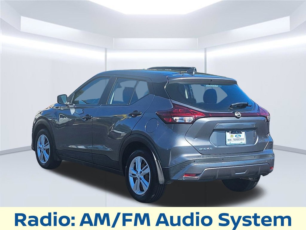 Used 2022 Nissan Kicks S FWD image 18