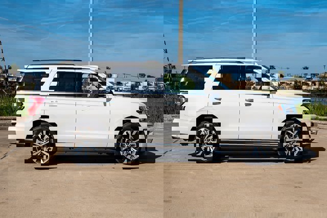 Certified 2020 Ford Expedition Limited w/ Equipment Group 302A image 2