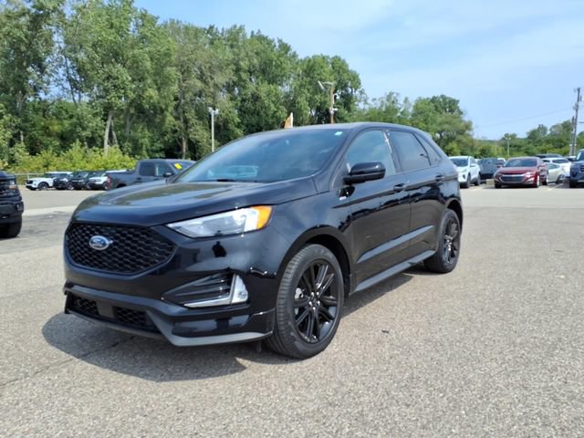 Certified 2024 Ford Edge ST-Line AWD/4WD image 3