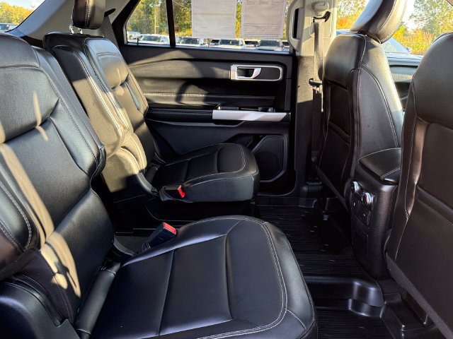 Certified 2022 Ford Explorer XLT w/ Equipment Group 202A AWD/4WD image 24
