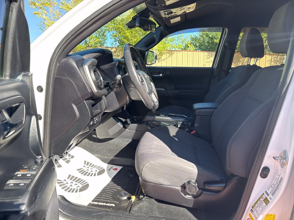 Used 2019 Toyota Tacoma TRD Off-Road AWD/4WD image 11