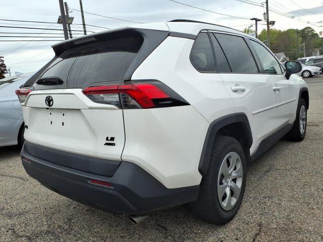Used 2021 Toyota RAV4 LE AWD/4WD image 2
