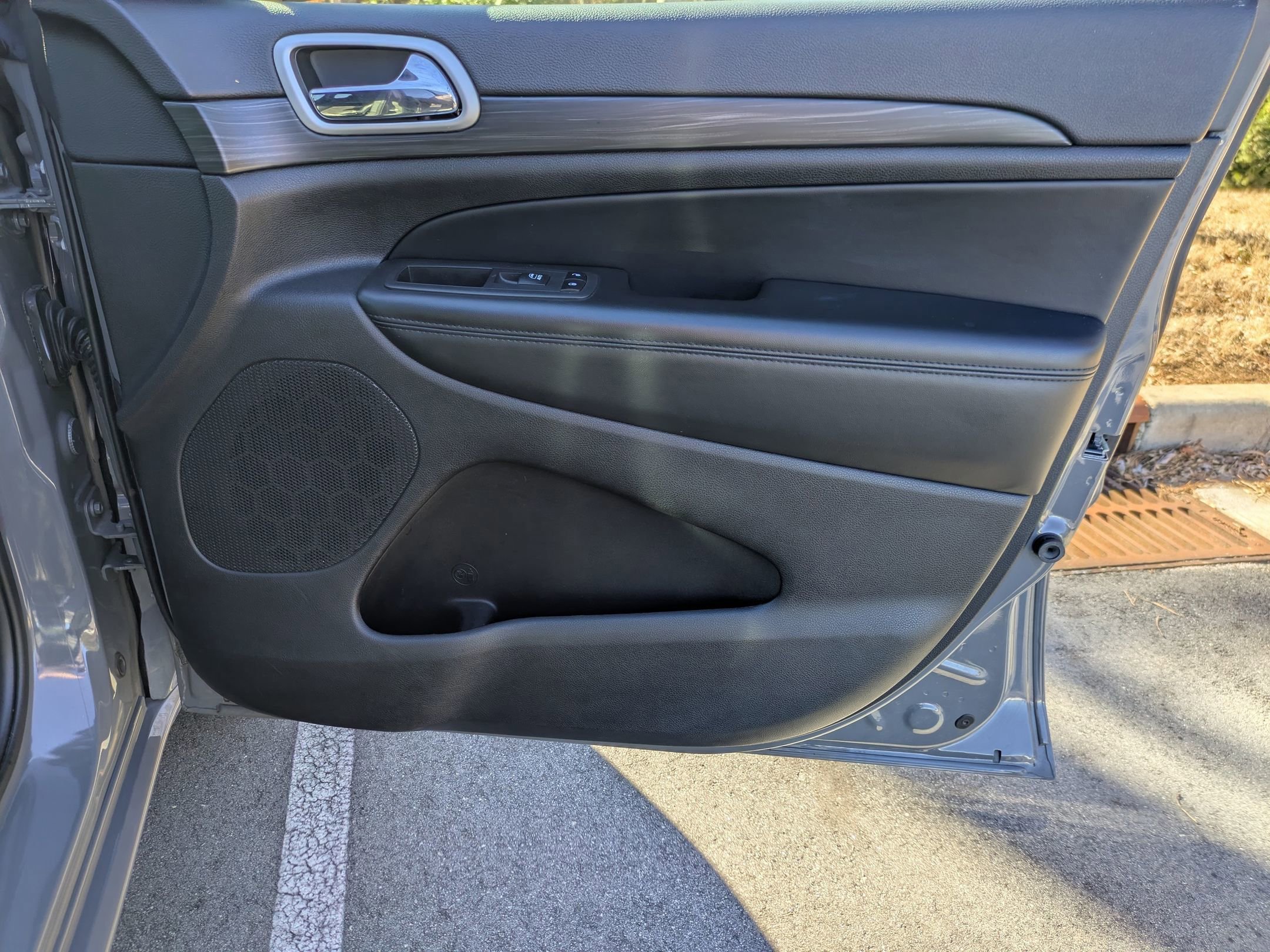 Used 2021 Jeep Grand Cherokee Laredo X image 35