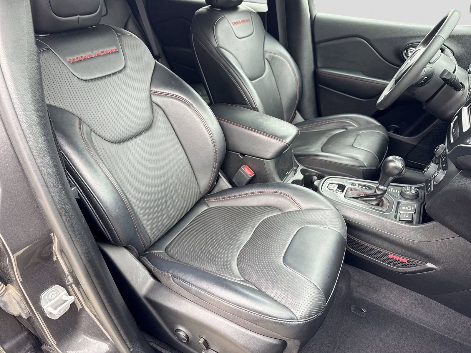 Used 2022 Jeep Cherokee Trailhawk w/ Trailhawk Elite Value Package image 23