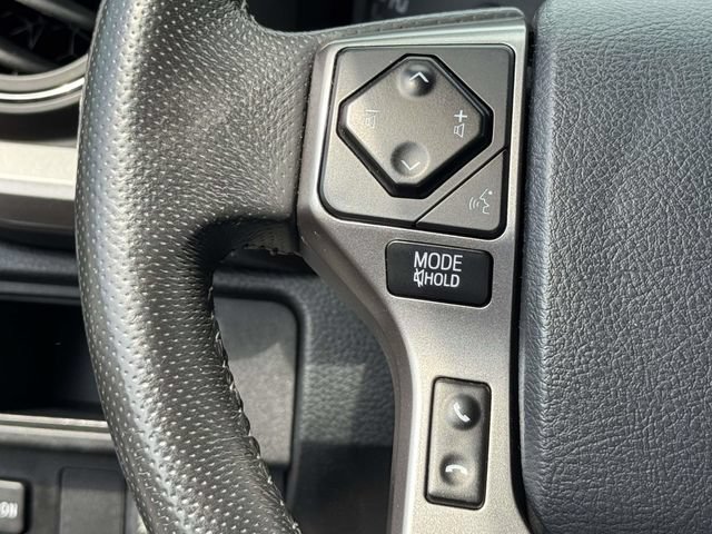 Used 2018 Toyota Tacoma SR5 w/ Four Season Floor Mat Package AWD/4WD image 24