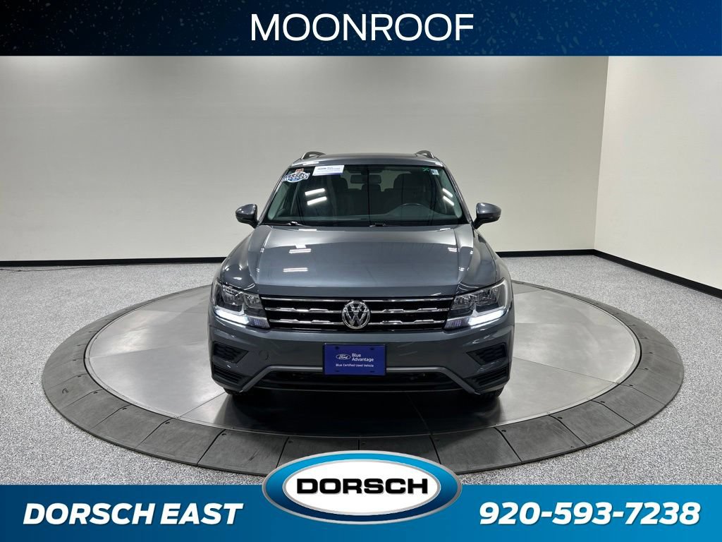 Used 2018 Volkswagen Tiguan SE w/ Panoramic Sunroof Package FWD image 3