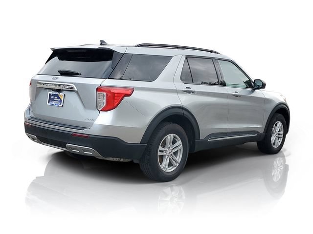 Certified 2024 Ford Explorer XLT w/ Equipment Group 202A AWD/4WD image 4