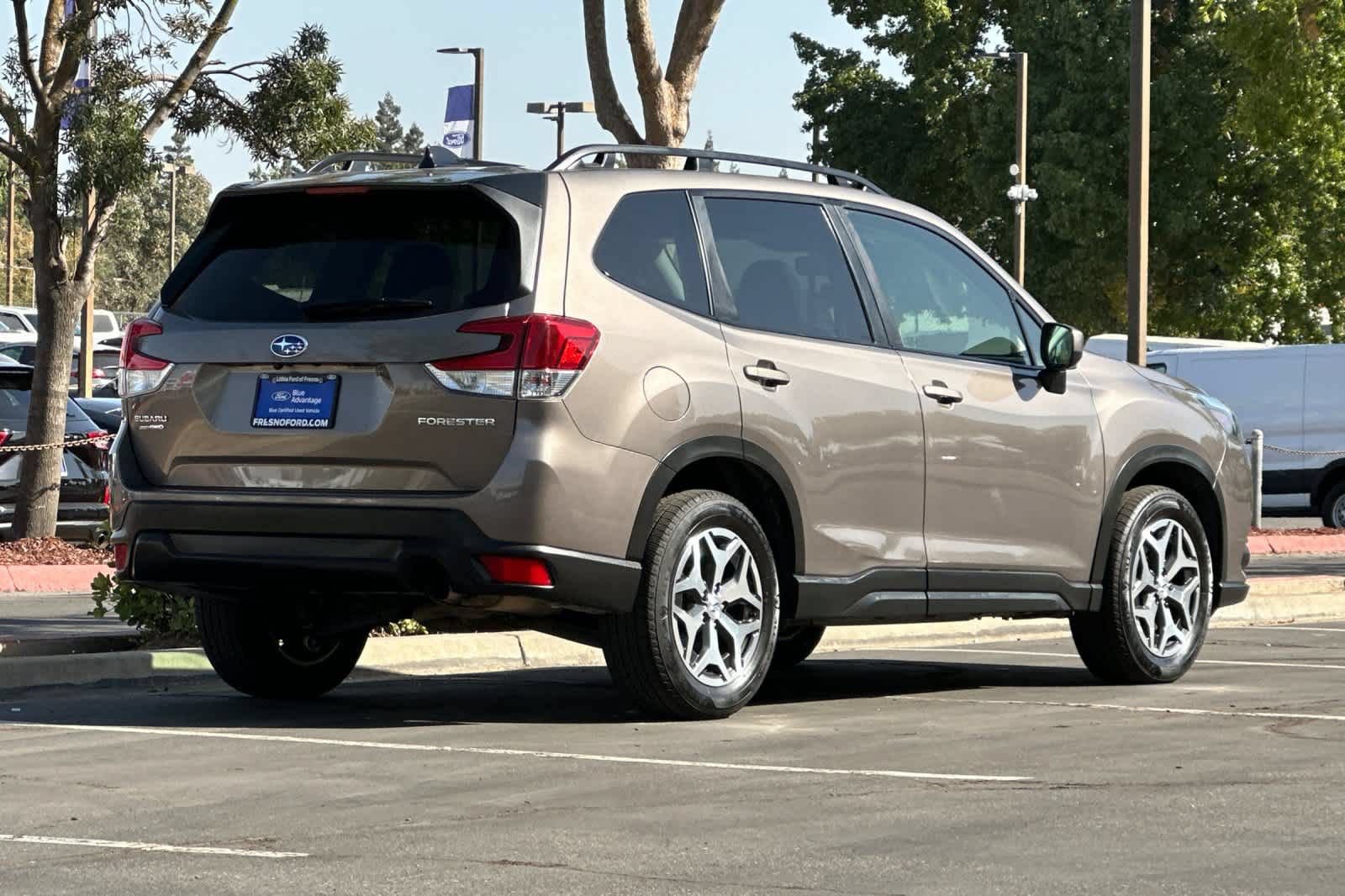 Used 2024 Subaru Forester Premium AWD/4WD image 2