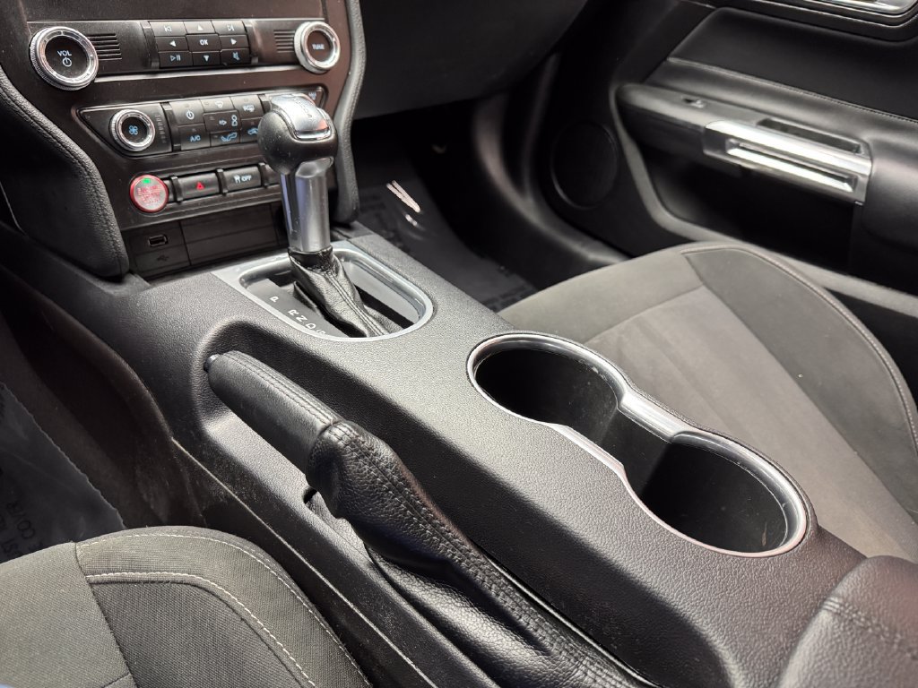 Certified 2019 Ford Mustang Convertible RWD image 17