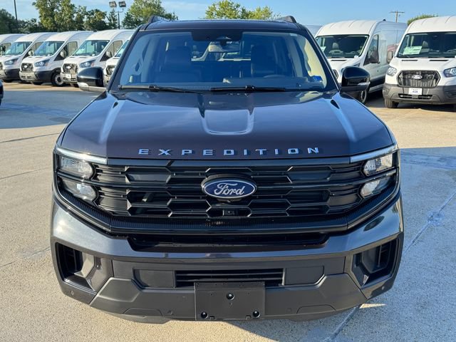 Certified 2025 Ford Expedition Active AWD/4WD image 2