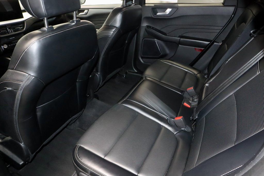 Certified 2024 Ford Escape Platinum AWD/4WD image 23