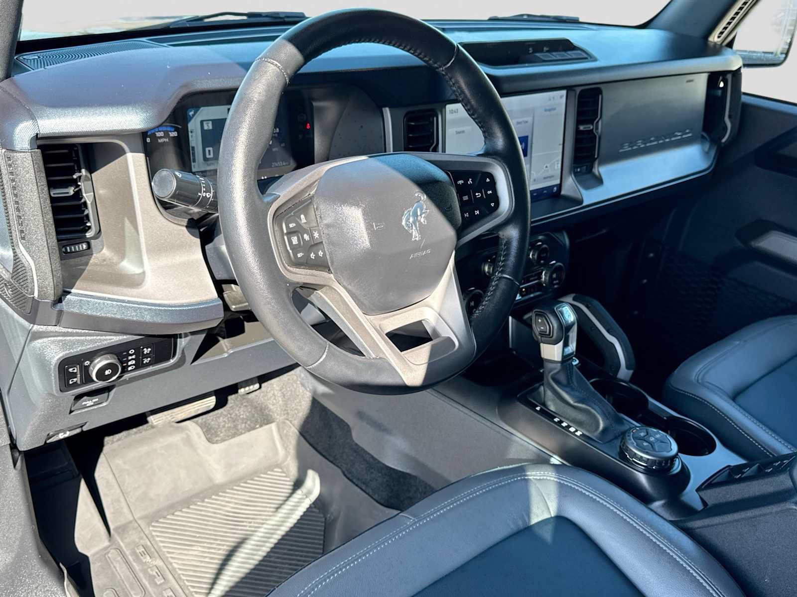 Certified 2023 Ford Bronco Outer Banks AWD/4WD image 2