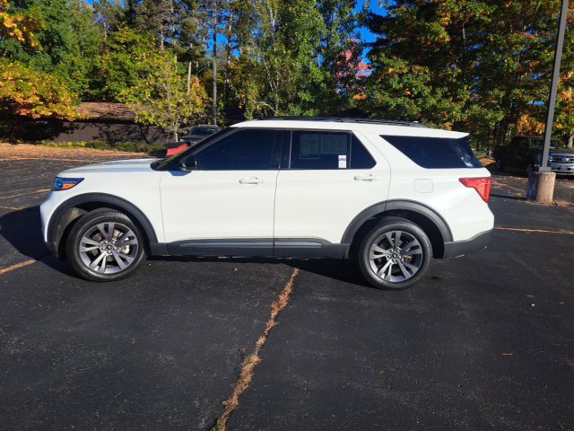 Certified 2024 Ford Explorer XLT w/ Equipment Group 202A AWD/4WD image 5