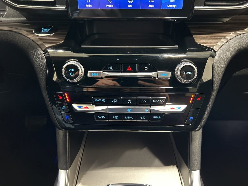 Certified 2023 Ford Explorer Limited w/ Equipment Group 301A image 24