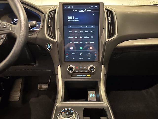 Certified 2024 Ford Edge SE w/ Black Appearance Package AWD/4WD image 17