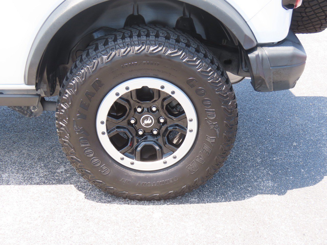 Certified 2023 Ford Bronco Badlands w/ Sasquatch Package AWD/4WD image 15