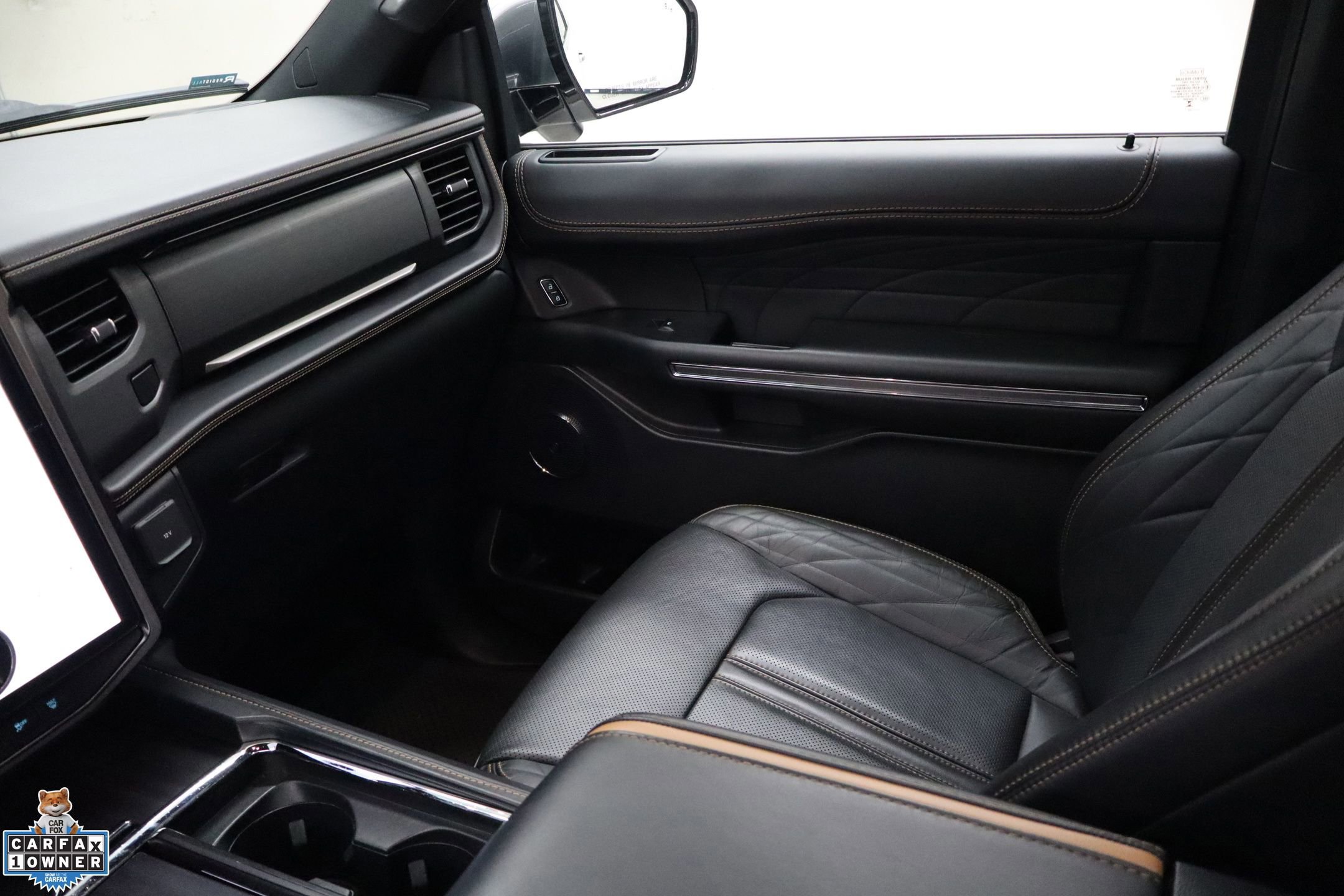 Certified 2023 Ford Expedition Platinum image 22