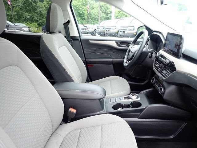 Certified 2022 Ford Escape SE w/ SE Sport Appearance Package AWD/4WD image 10